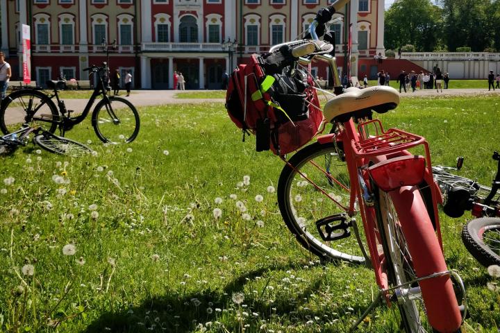 a bicycle parked in front of a building in Tallinn, Estonia