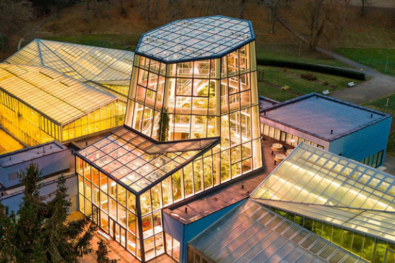 a building next to a fence