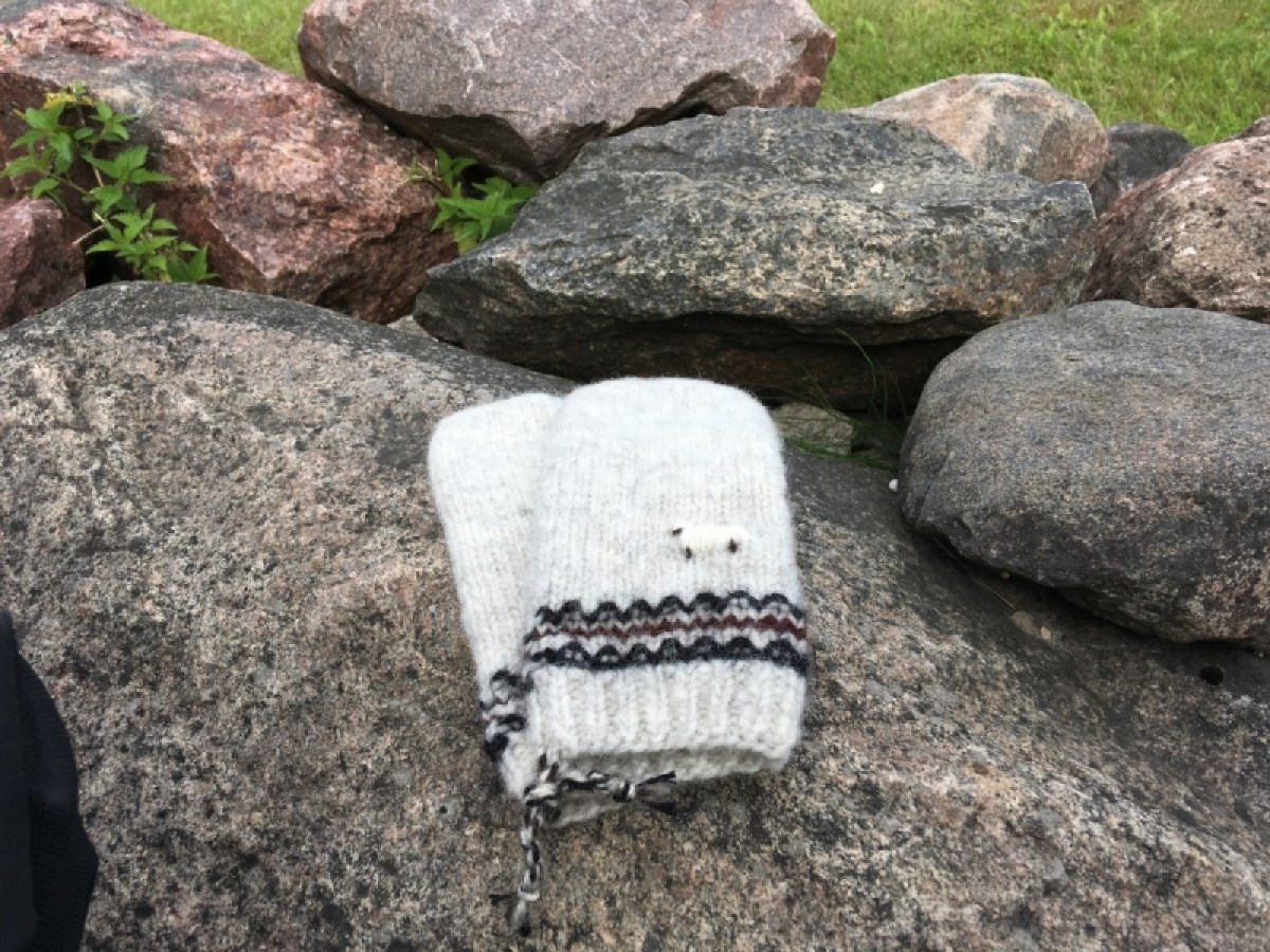 a close up of a rock wall